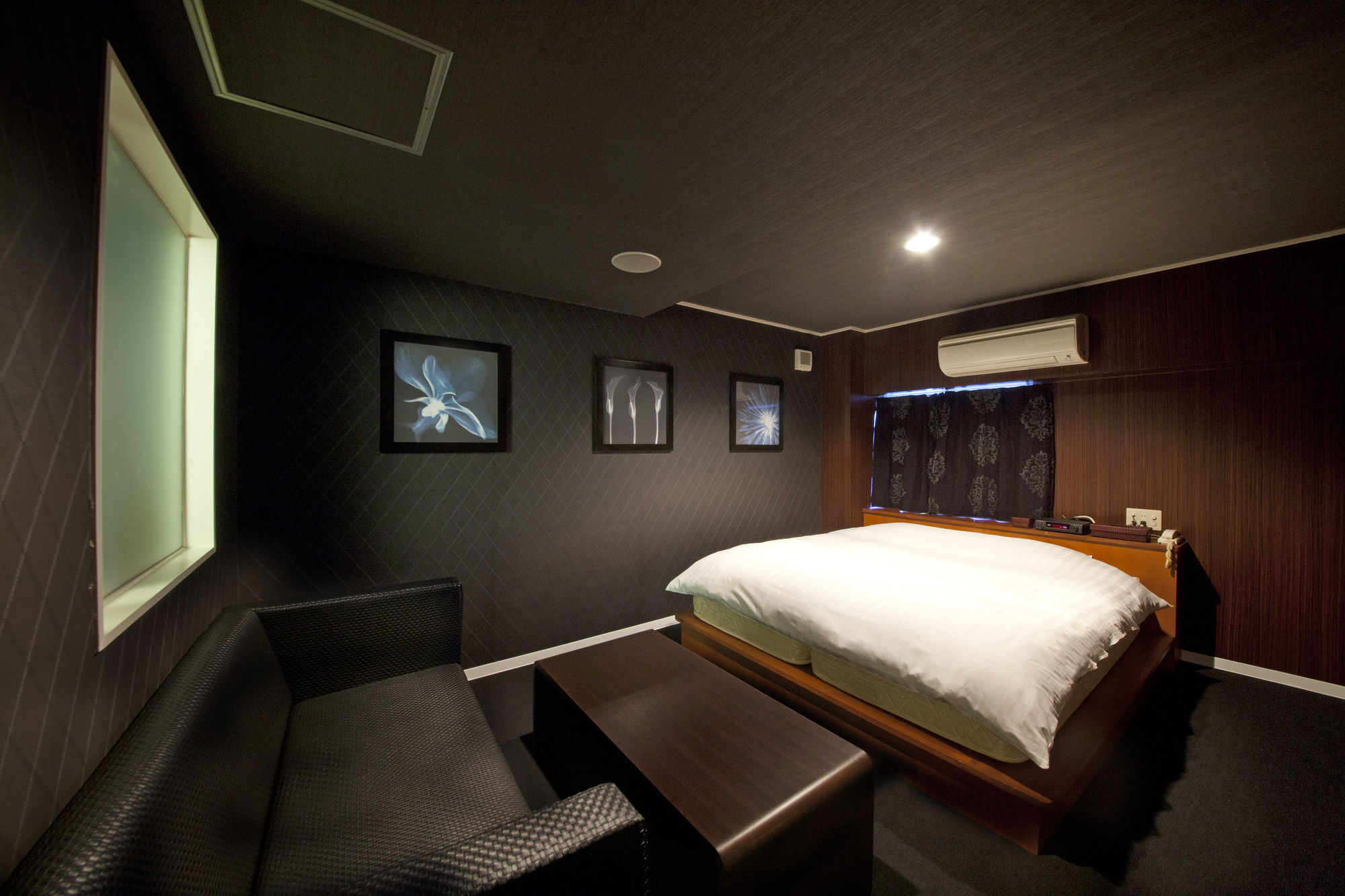 Hotel The G Osaka Bagian luar foto